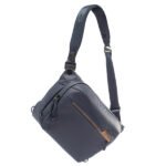 Peak-Design-Everyday-Sling6L-MDNGHT-Studio1.jpg